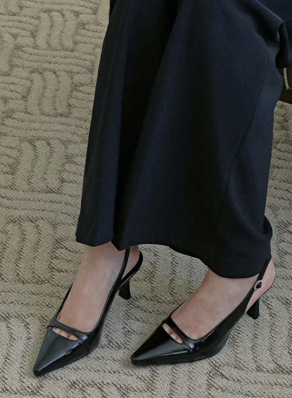 1970 Linea Slingback Pumps