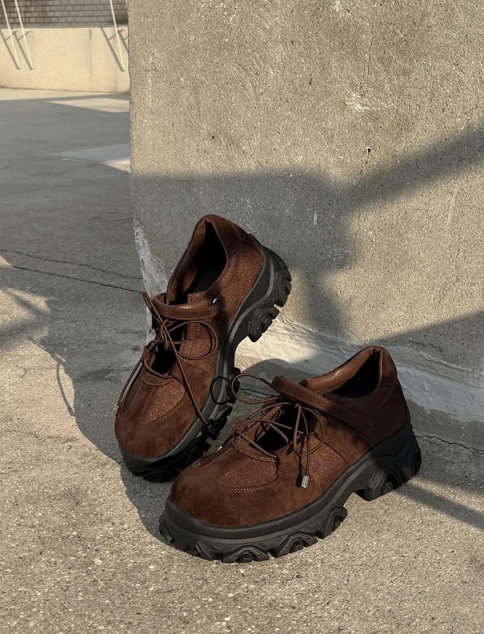 String Suede Sneakers (att1005)