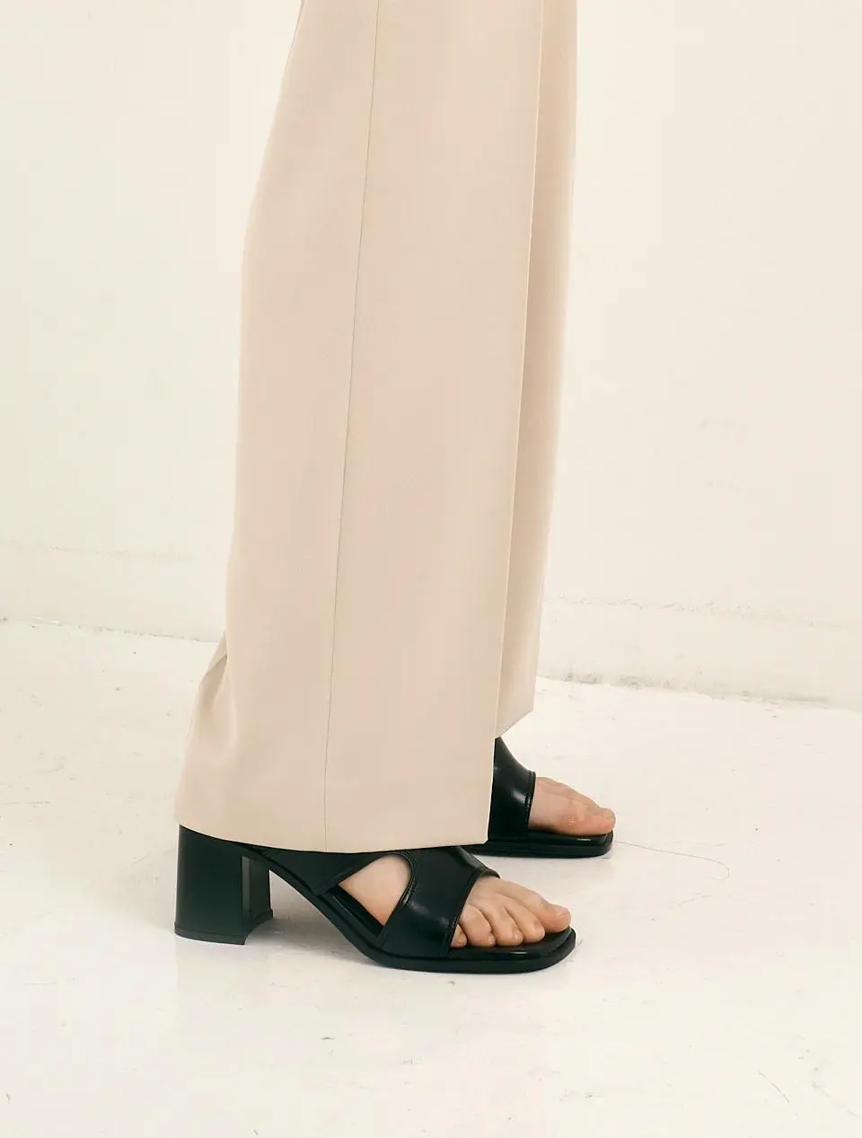 Ugly Sandal [2colors] (LC316)