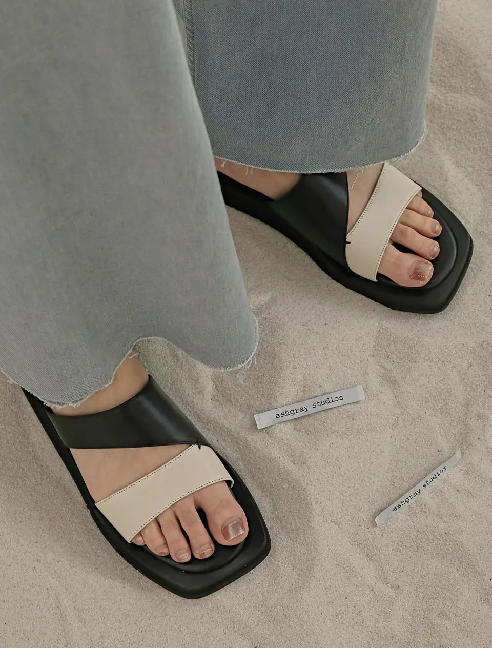 1527 Ranii Slippers Mule Heeled Sandals [Black]