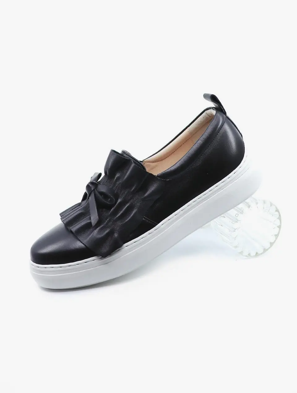 Leather Shirred Platform Slip-on Shoes [Black]