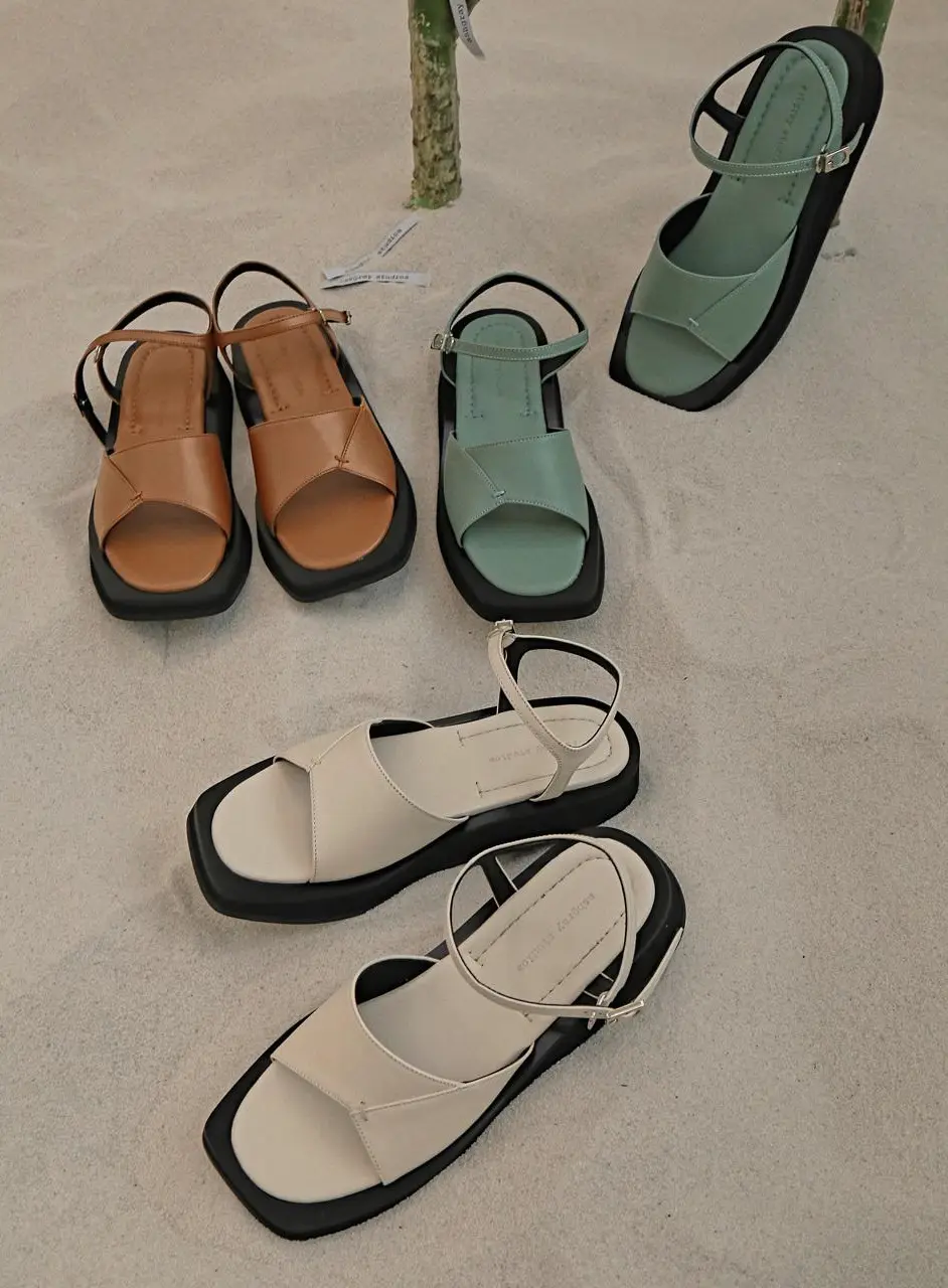 1526 Danii Strap Sandal [Brown]