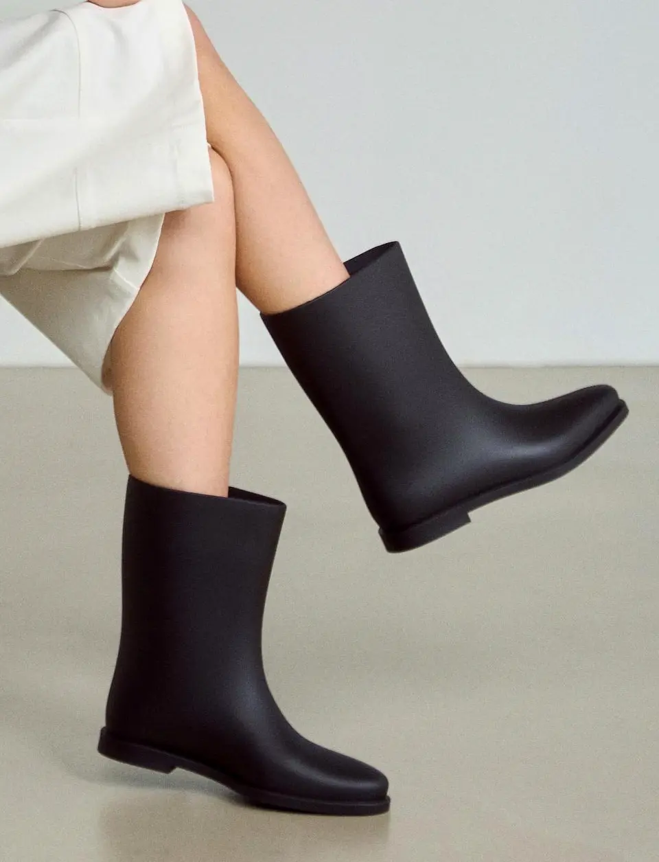 Rainy Middle Rain Boots