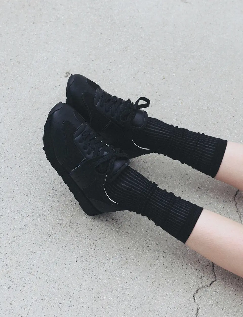 Pureline Runner Sneakers (EO2510)