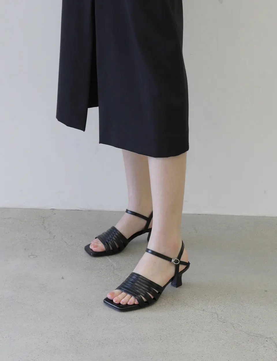 Strap 5cm Heeled Sandals (LC390)