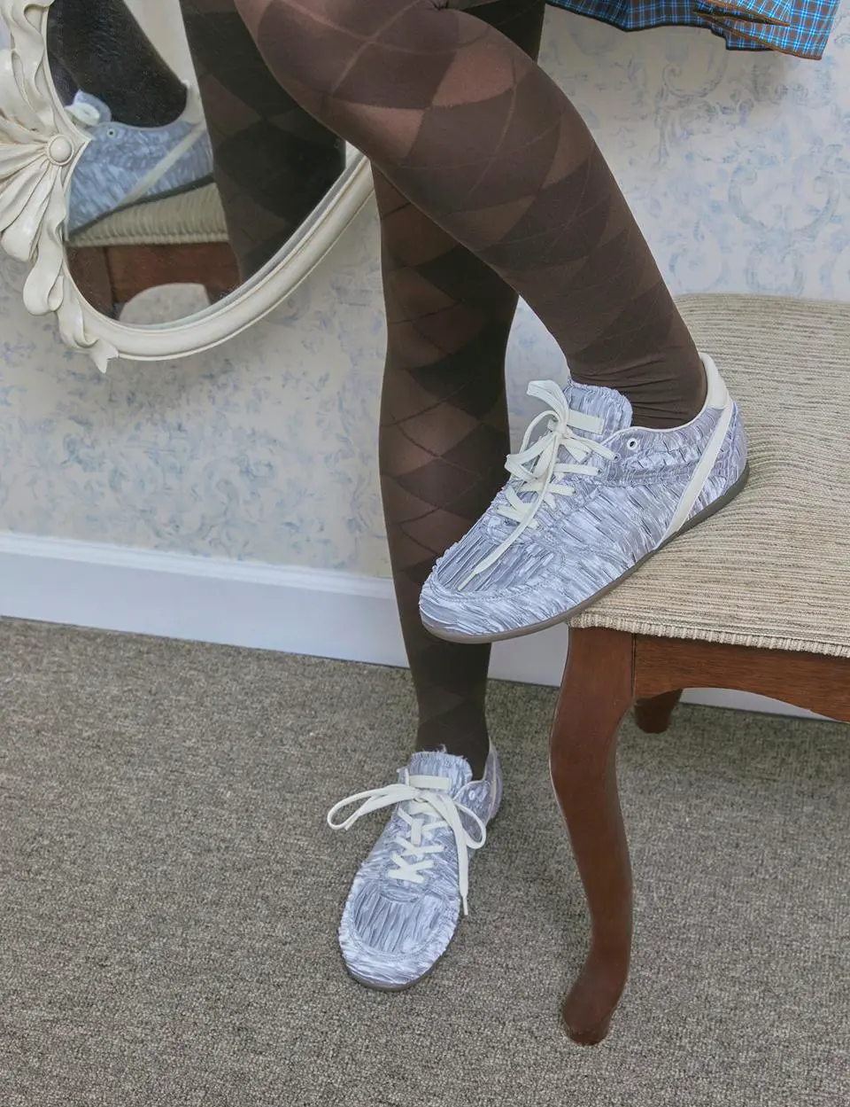 Crease satin sneakers [grey] (DG4DS26013GRY)