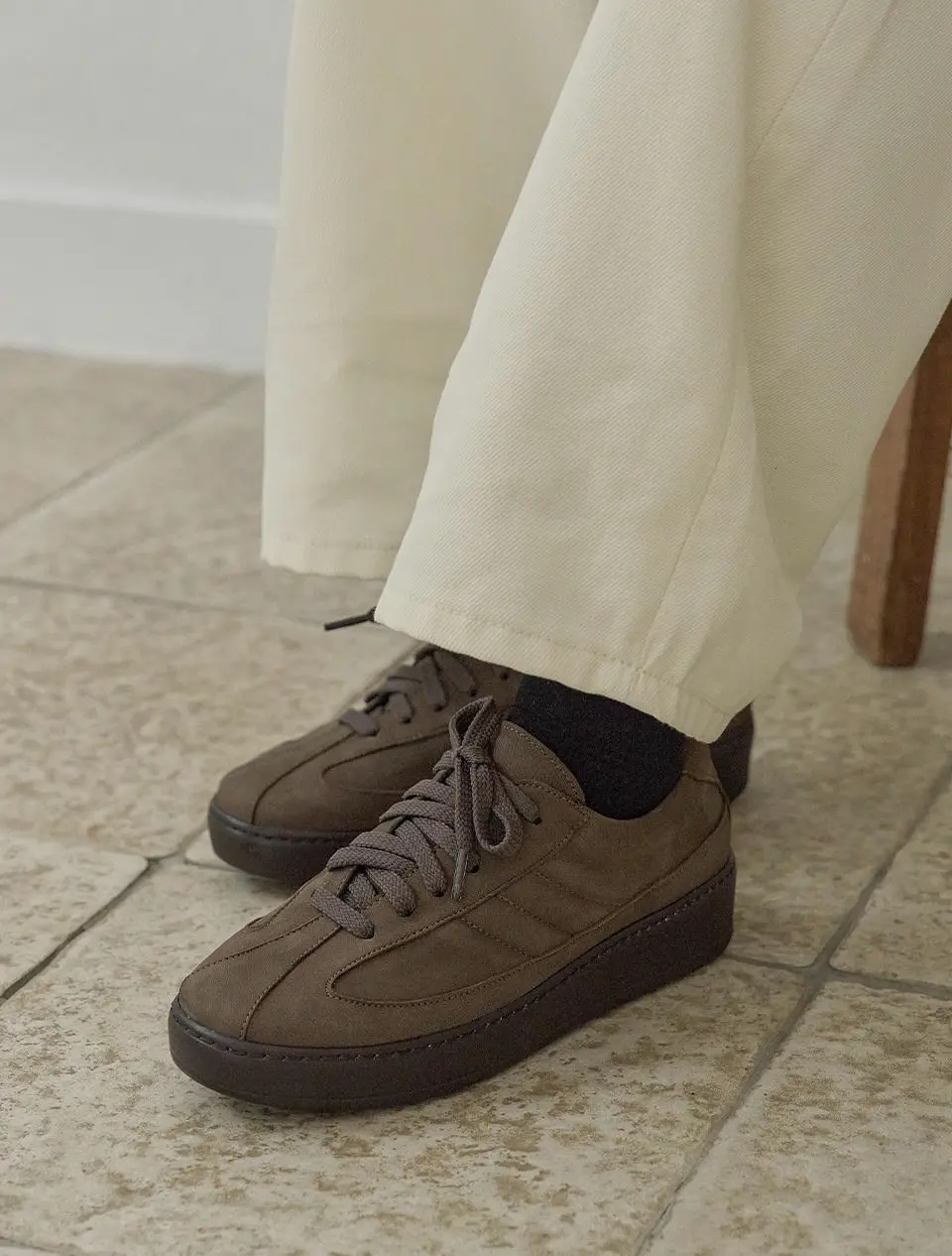 Natural Leather Haze Suede Sneakers (GIS-46296)