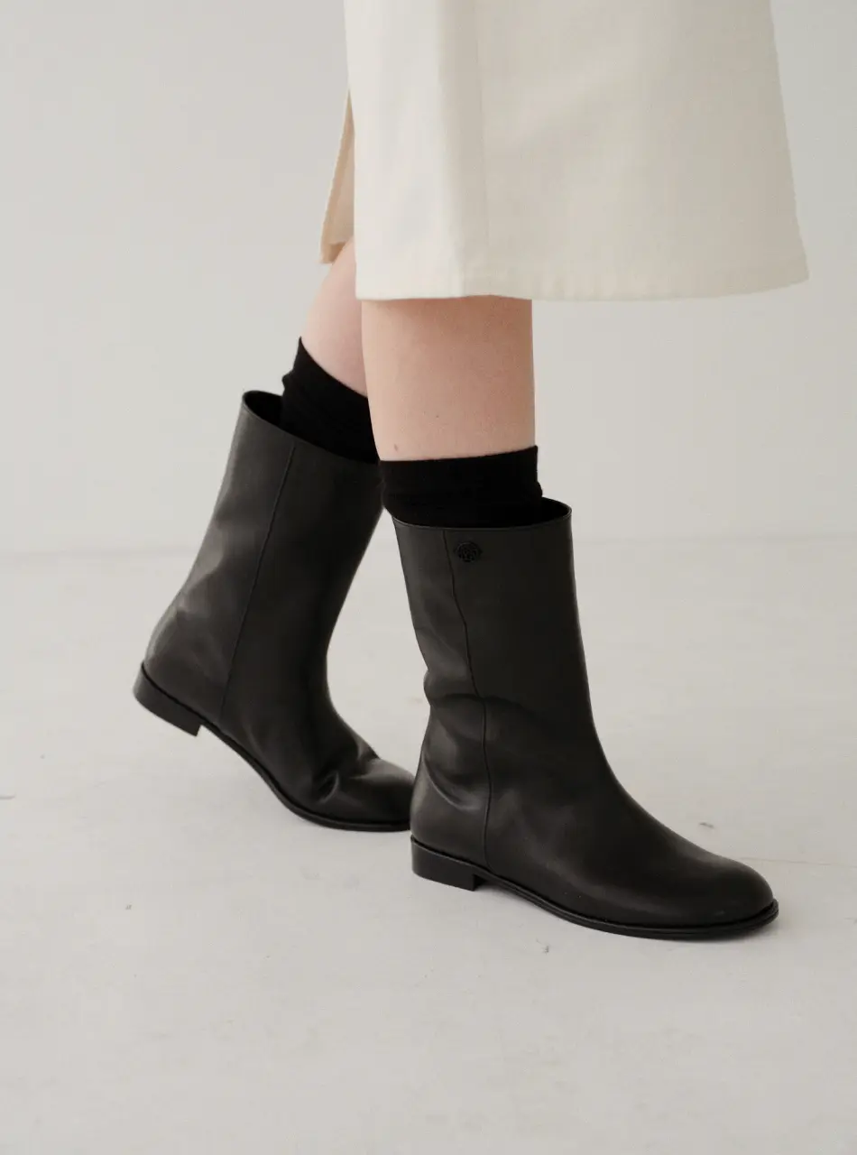 Mute Middle_Boots Black