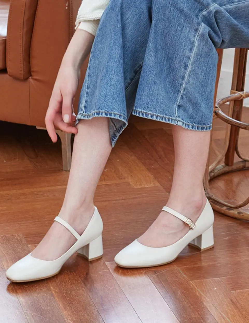 Romantic Strap Mary Jane Pumps