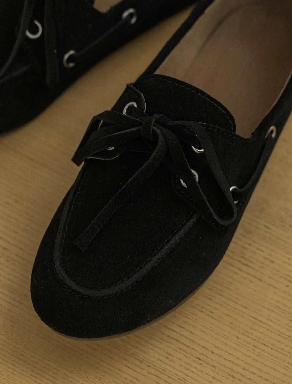Handcrafted Lace Up Suede Loafer [Black]