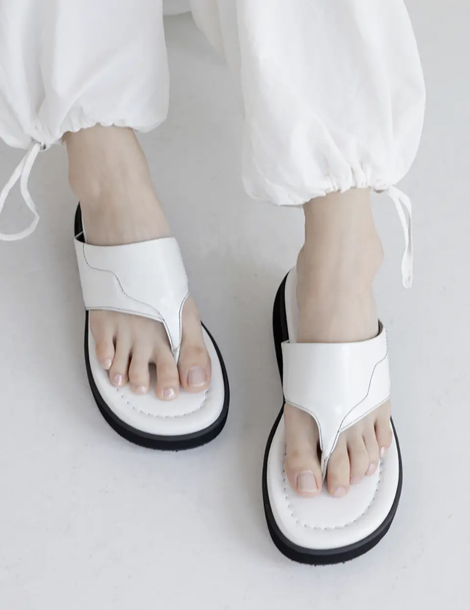 Mare Flip Flops_White