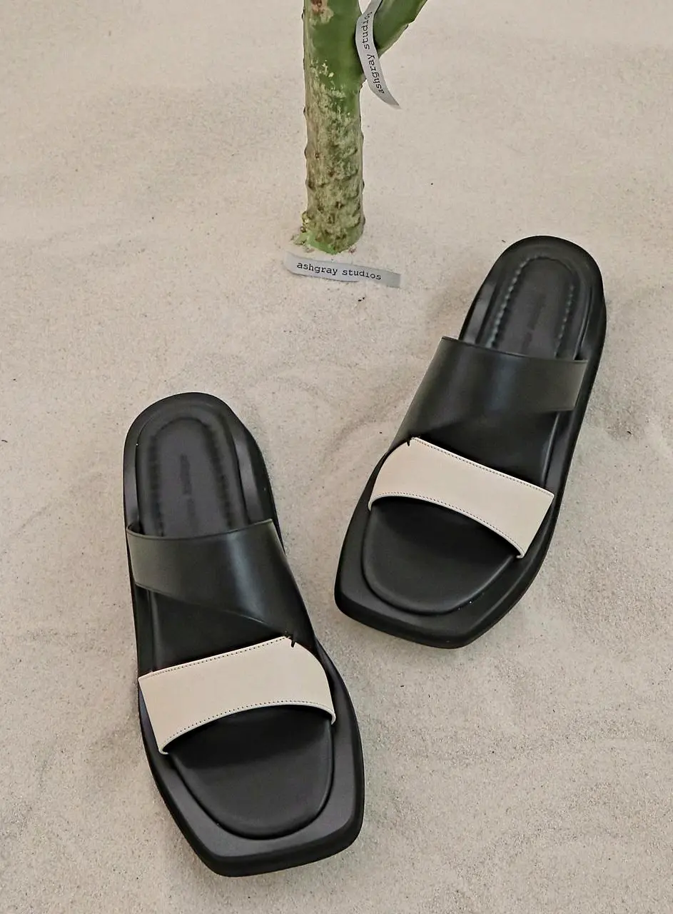 1527 Ranii Slippers Mule Heeled Sandals [Black]