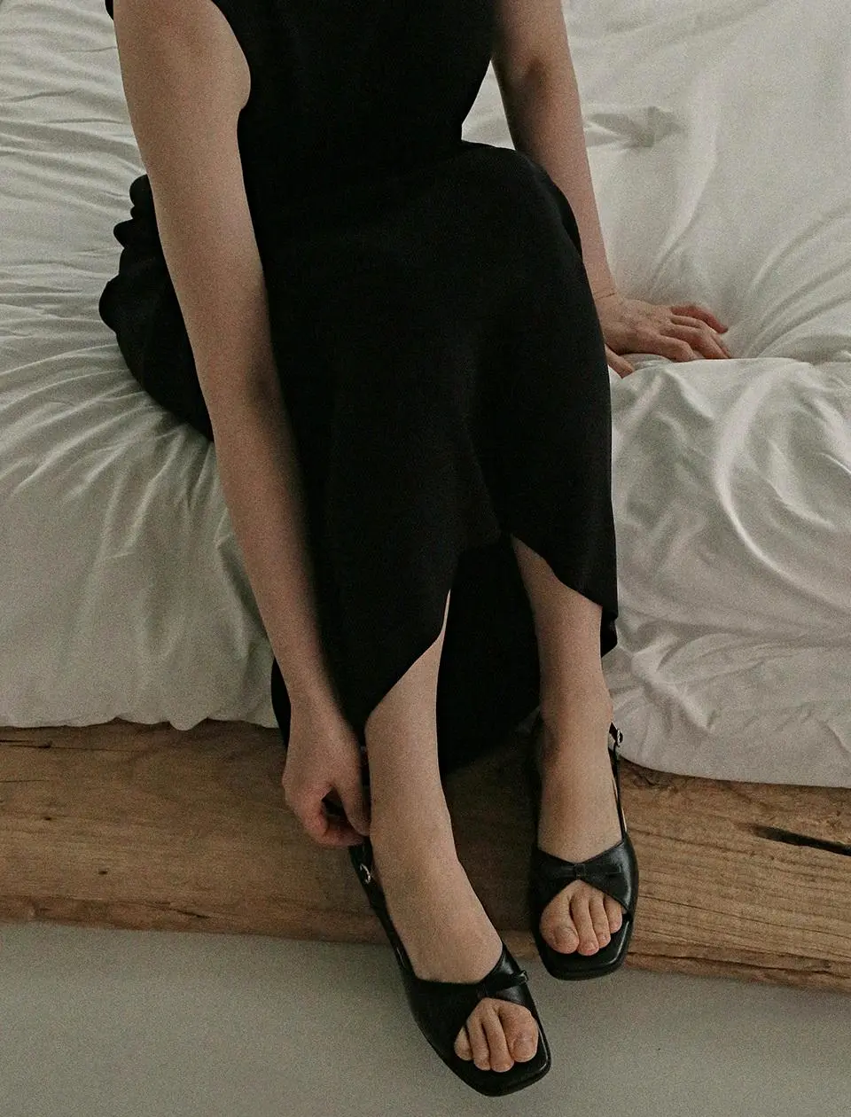 1933 Pion Ribbon Platform Sandals_2cm