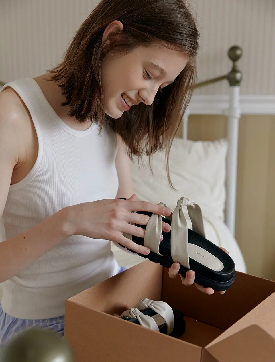 Vienna Sandals (4 Colors)