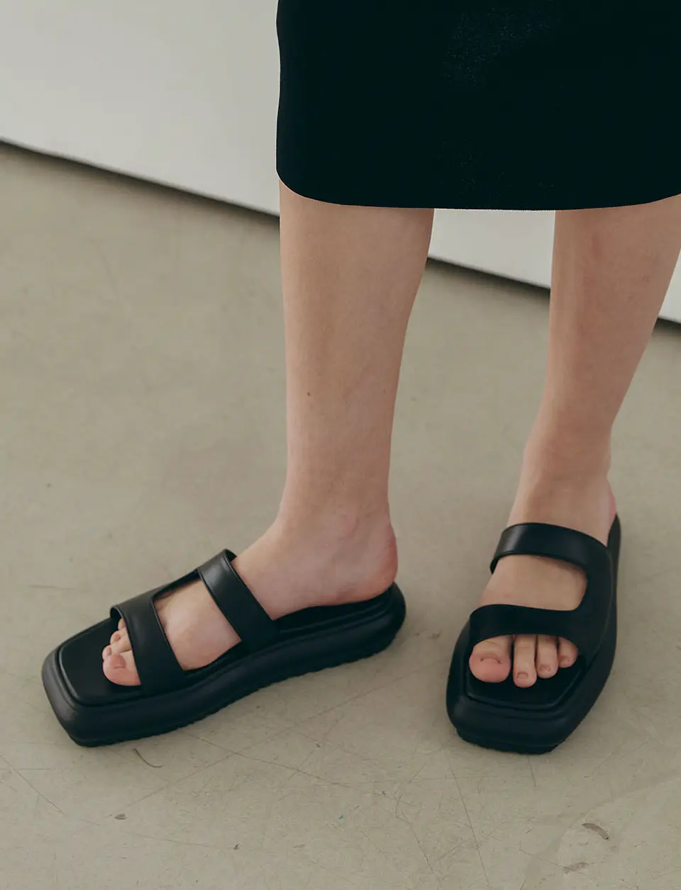 Finche Slipper_Black