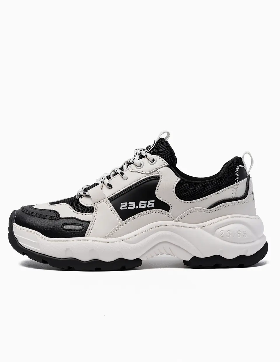 V2 Neo Sneakers - Black