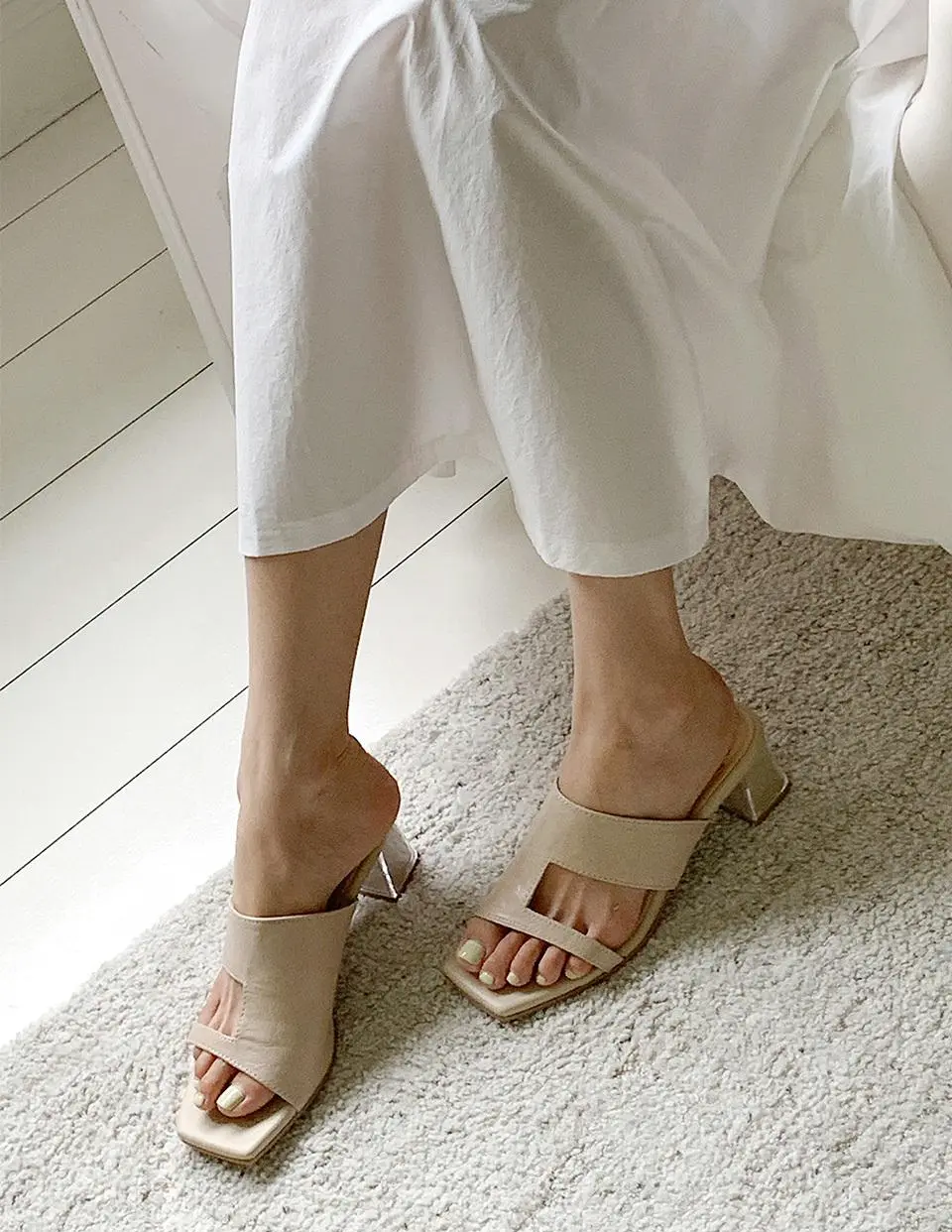 Natural Leather Unbalanced Sandal Slides (GIS-40258)