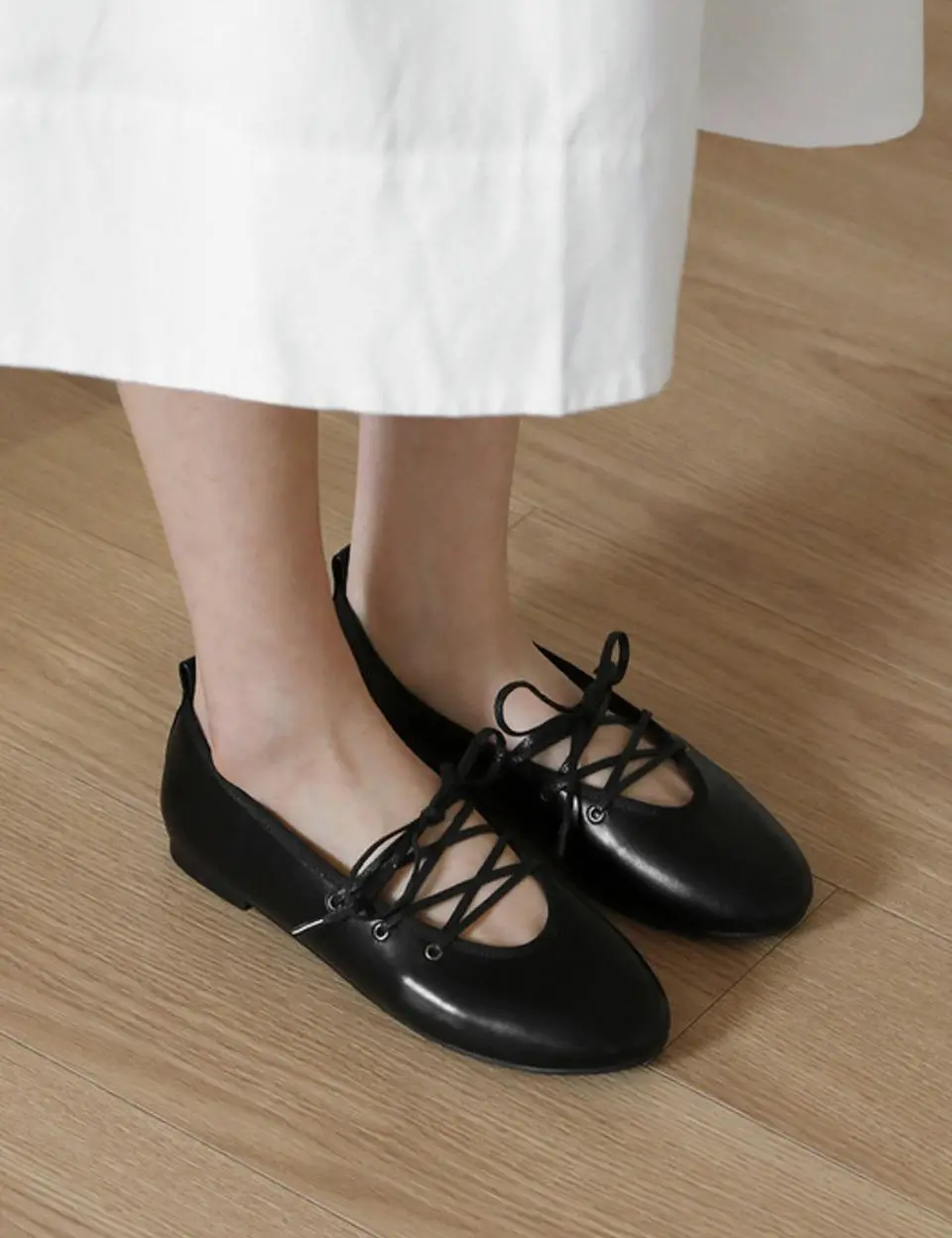 Lace-up Round Toe Faux Leather Flat Shoes