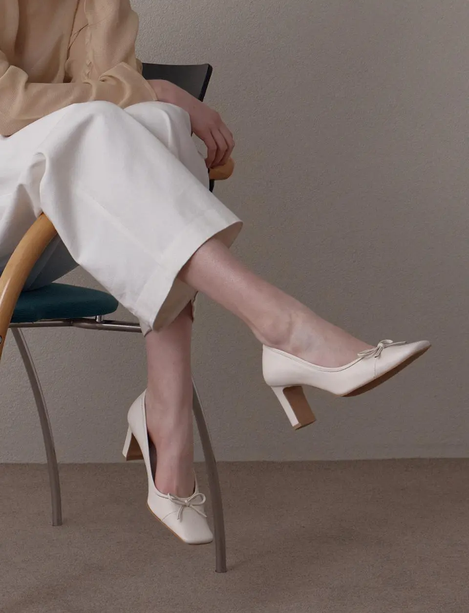 Leather Ribbon Mesh Pumps