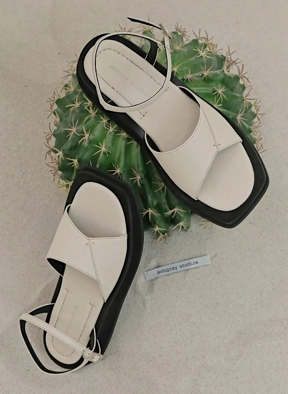 1526 Danii Strap Sandal [beige]