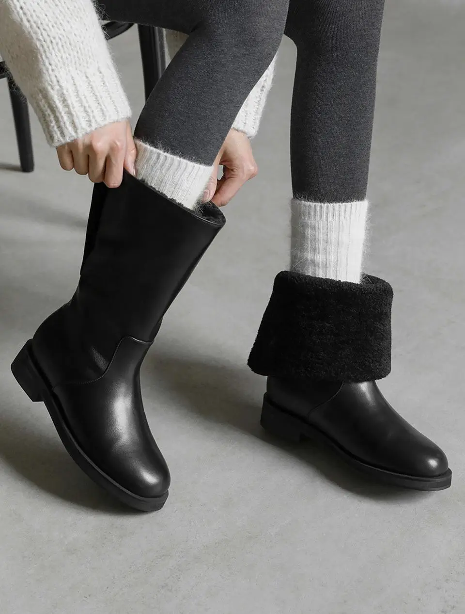 Fur-lined Round Synthetic Leather Mid Boots