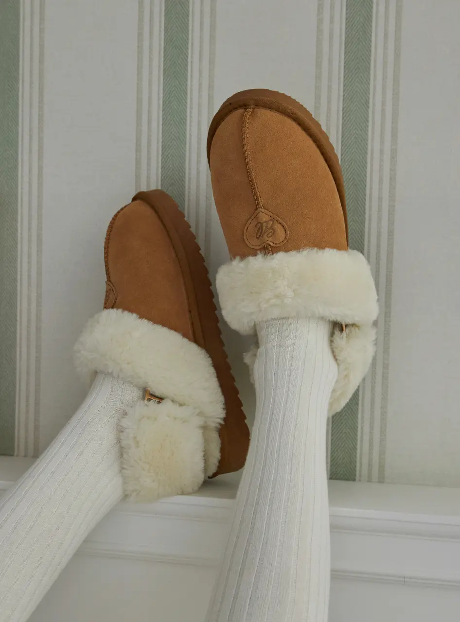 Fluffy Leather Strap Fur Slipper