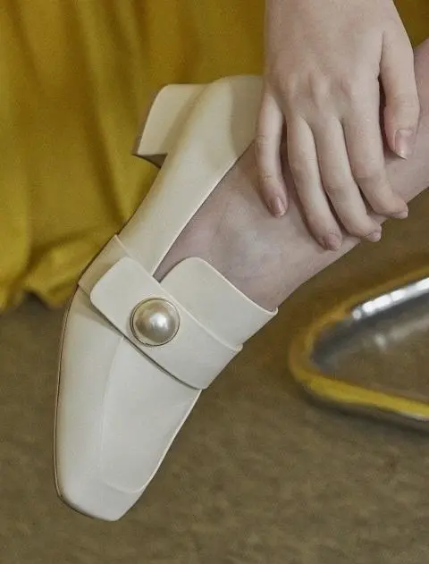[Exclusive] Square Toe Pearl Loafers 4 Color
