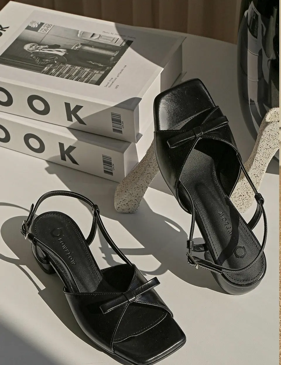 Pion Ribbon Sandals (156J)