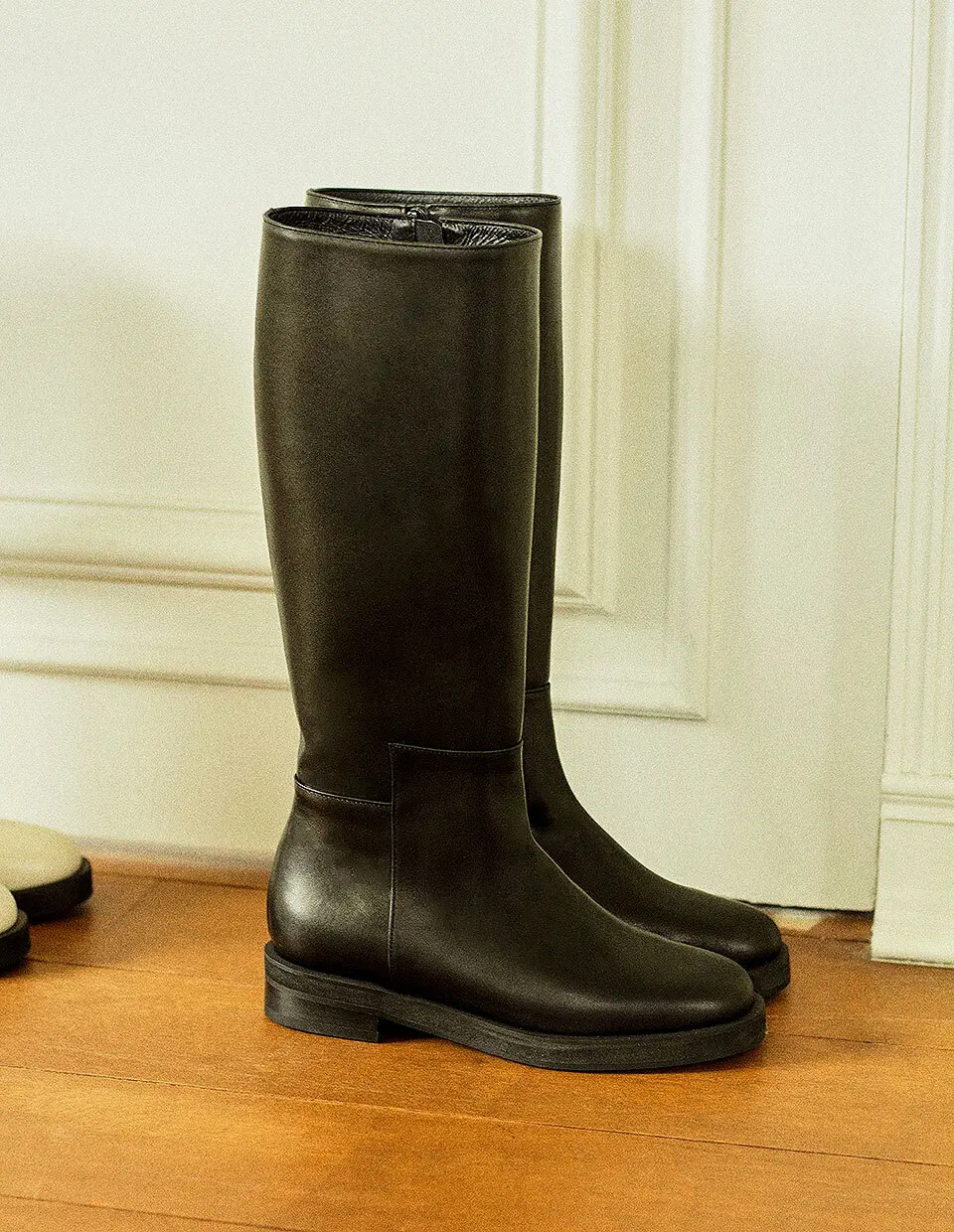 Zip Up Knee High Boots_Black