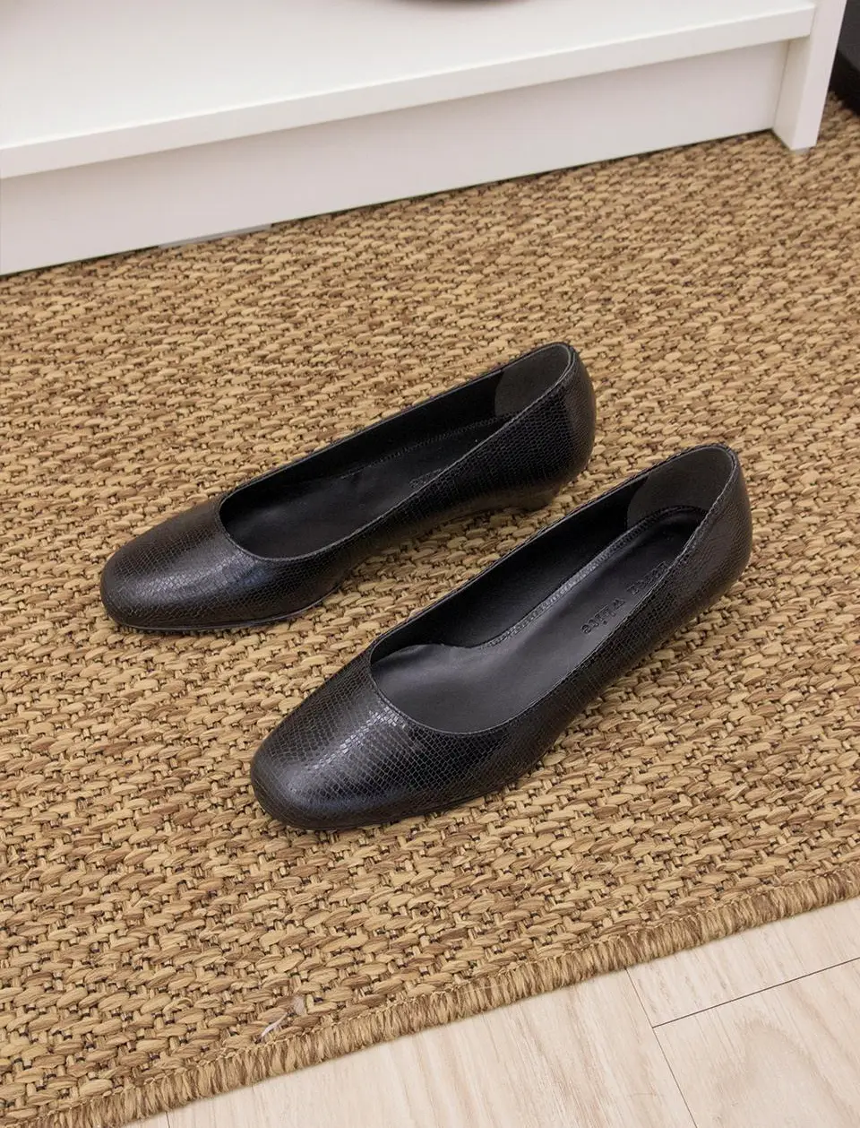 Embossed Texture 3cm Pumps (kw2957)