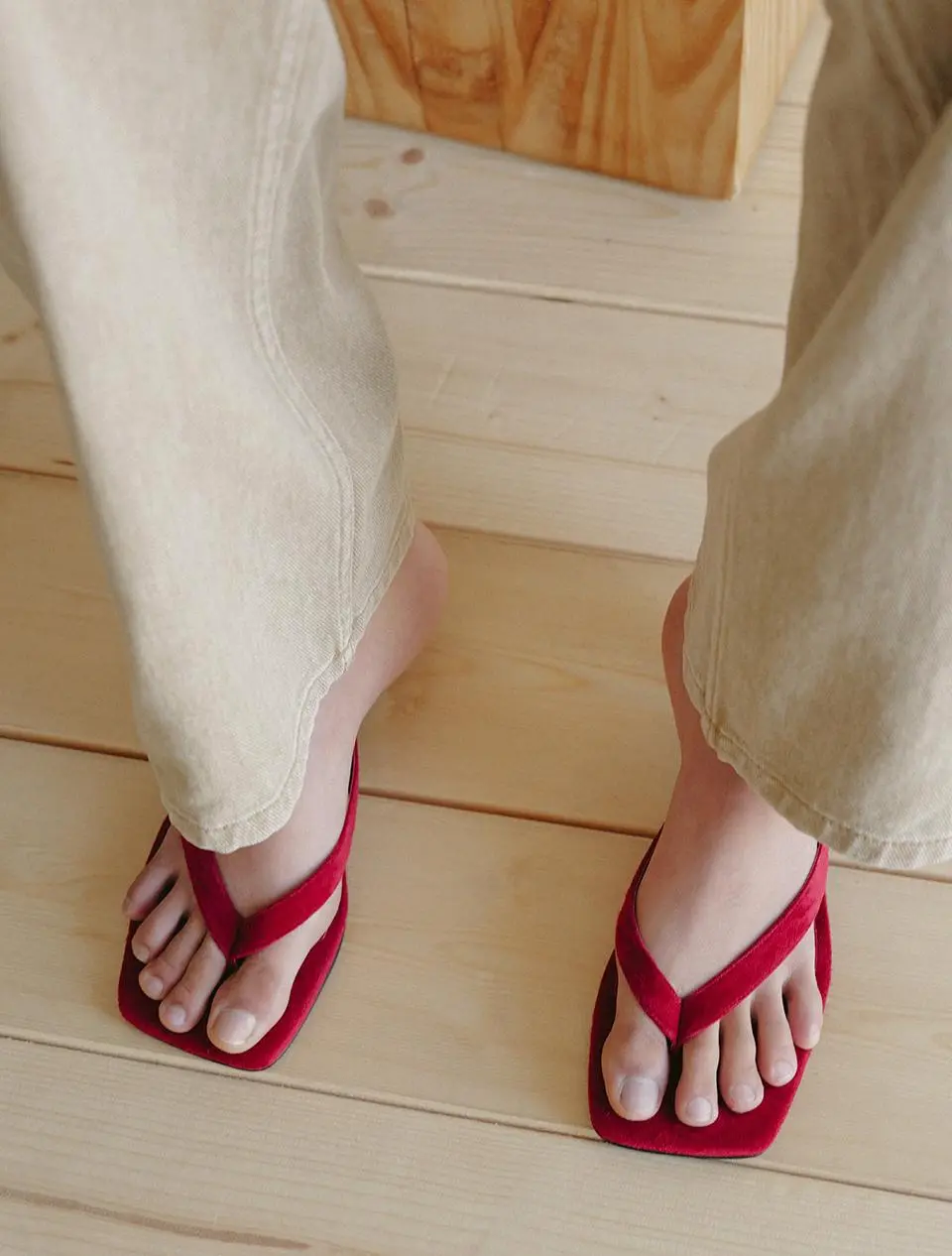 Suede Kitten Heel Flip Flops (Red/Camel/Green/Black)_2GSUAS01