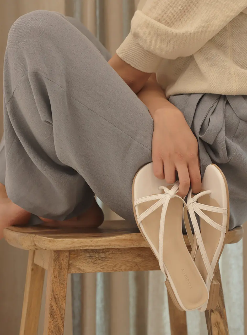 Dandelion Flip Flop_White