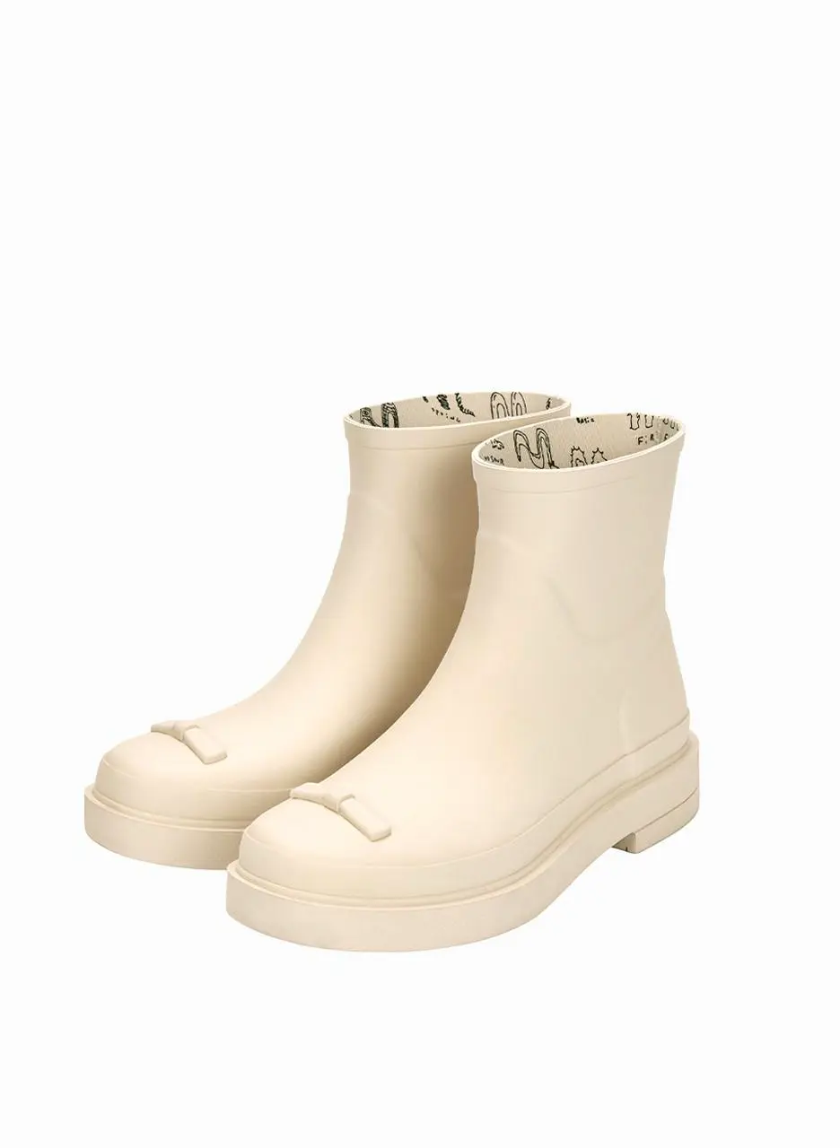 [MARGESHERWOOD] RIBBON RUBBER SHORT BOOTS [WHITE]