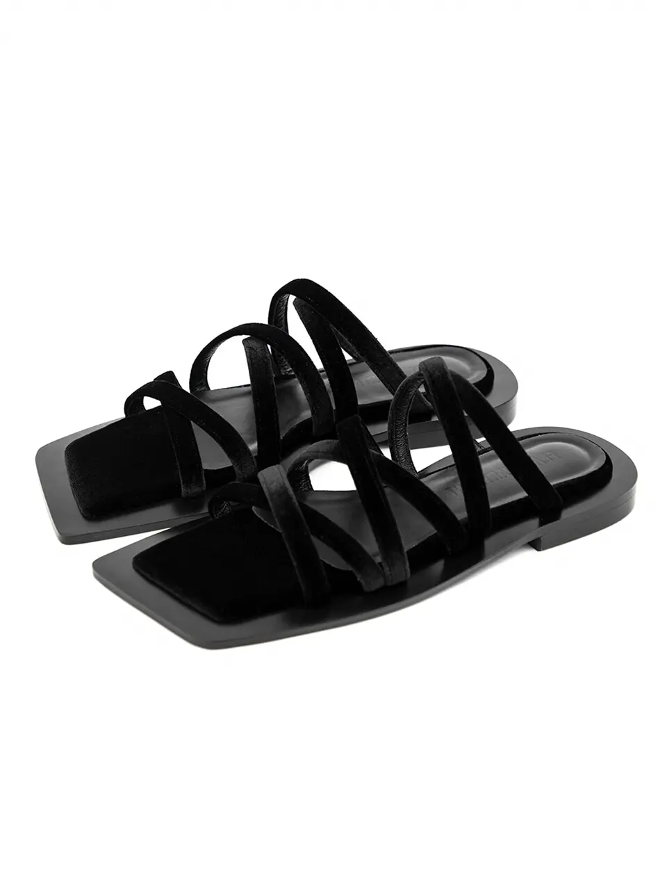 Wide Square Sole Strappy Sandals_Soft black