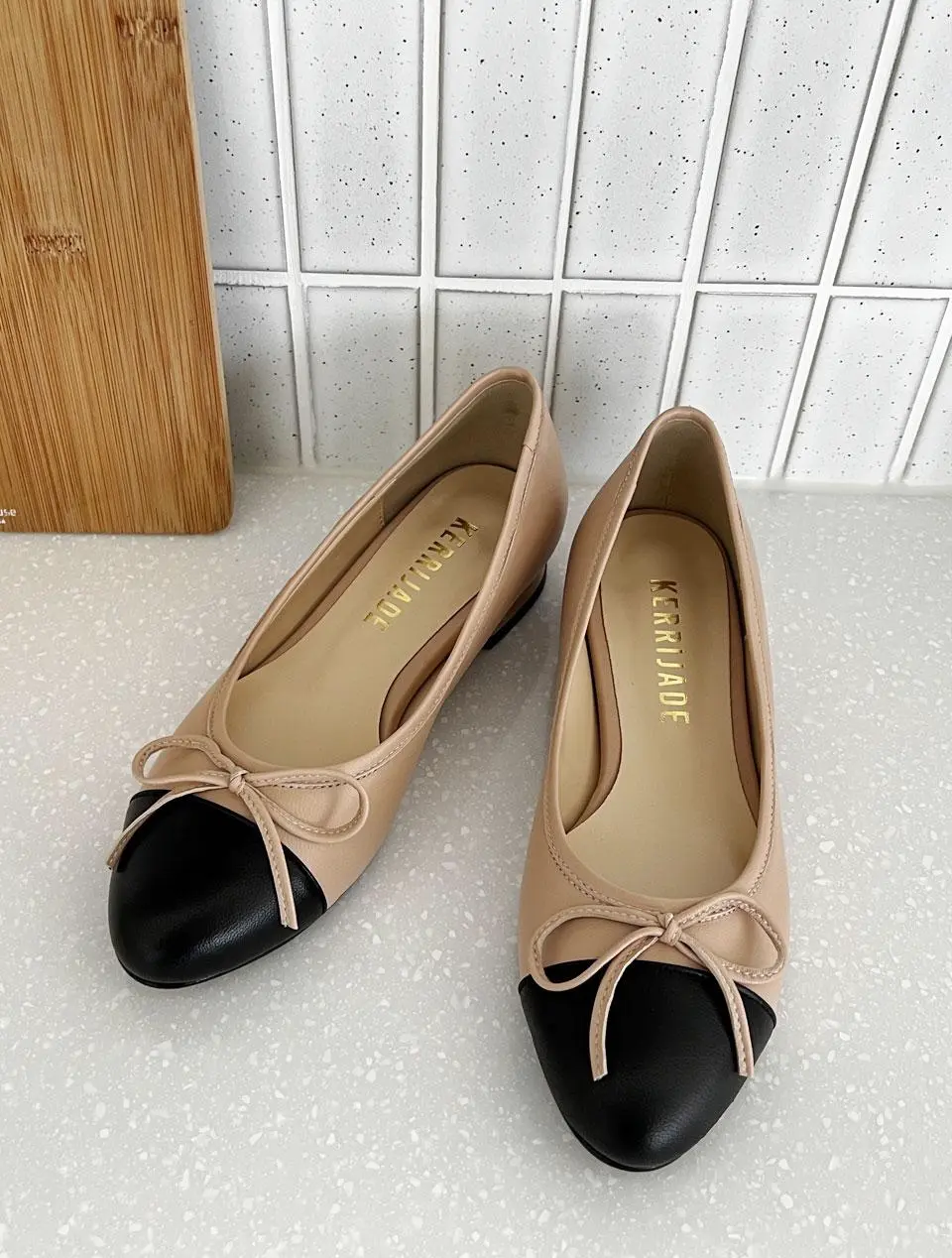 Two-Way Ribbon Flats