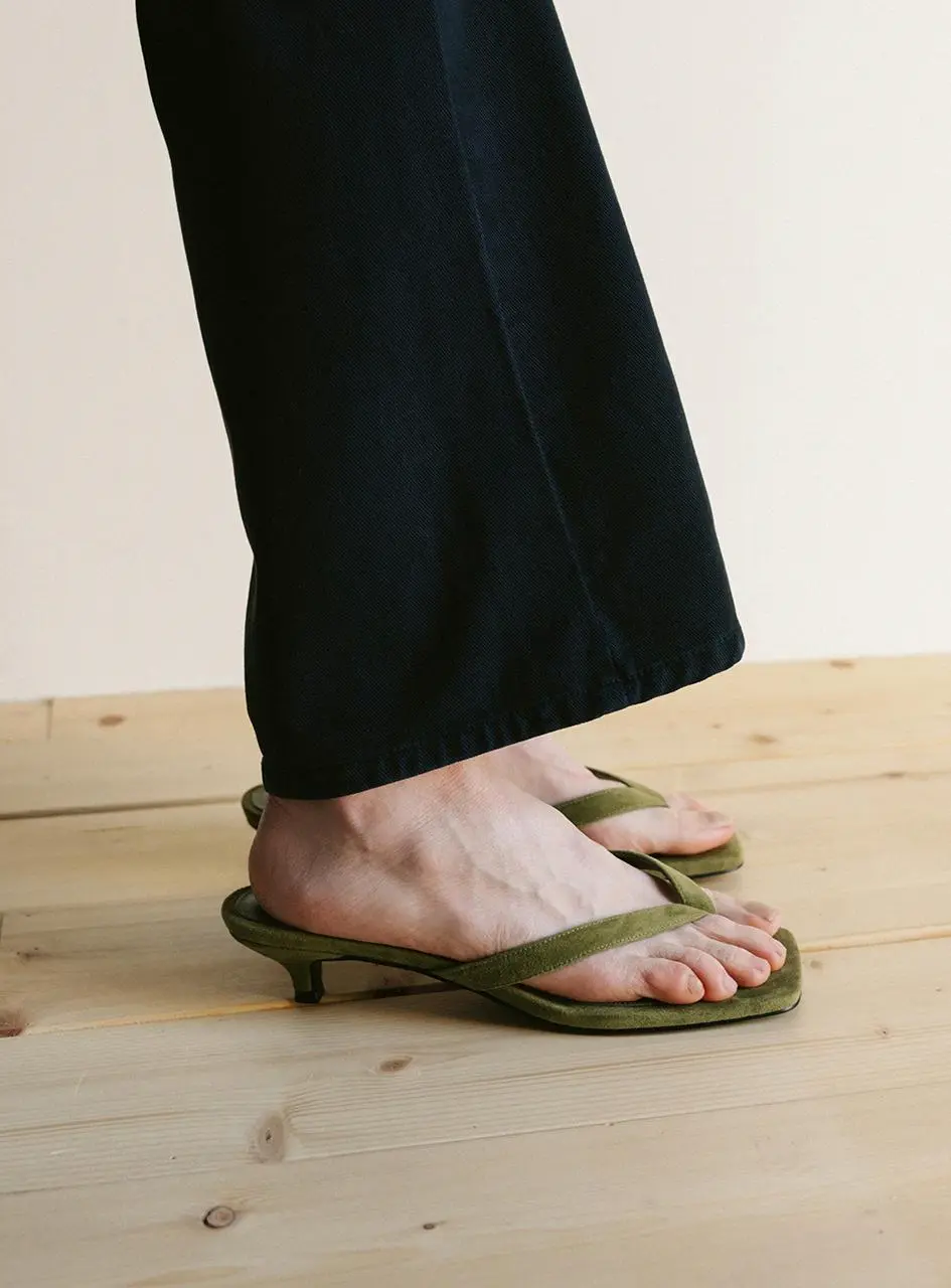 Suede Kitten Heel Flip Flops (Red/Camel/Green/Black)_2GSUAS01