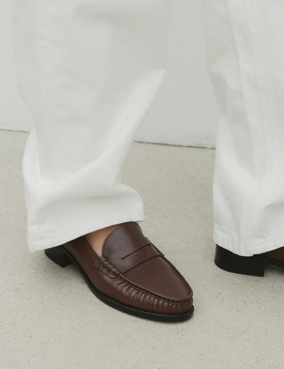 Vintage Leather Penny Loafer (720)