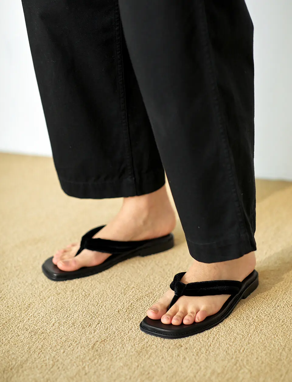 [SAMPLE SALE] BLS21004 Smood Sandal / Black