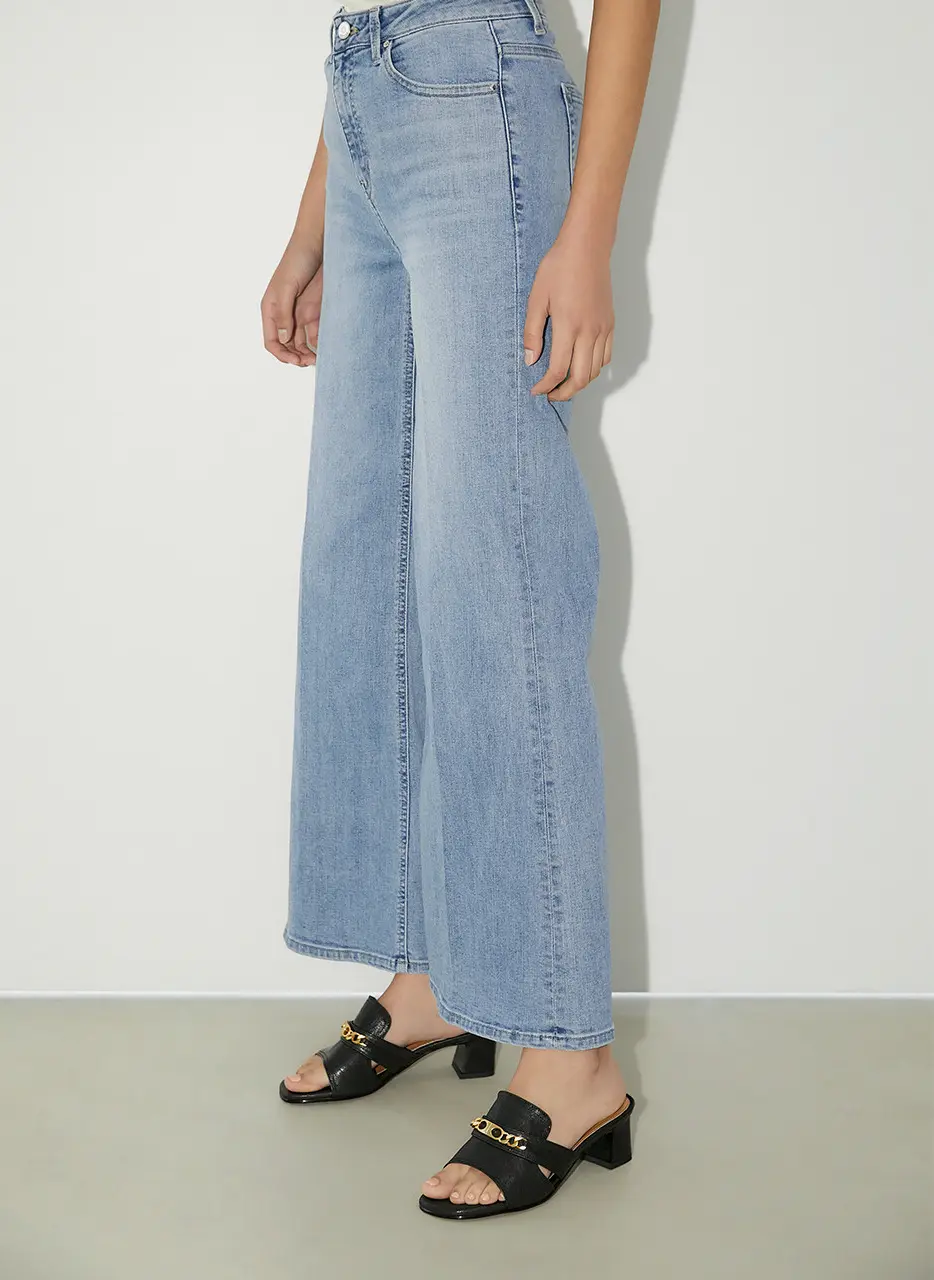 Signature Anello Chain Comfy Slipper Heels - Black