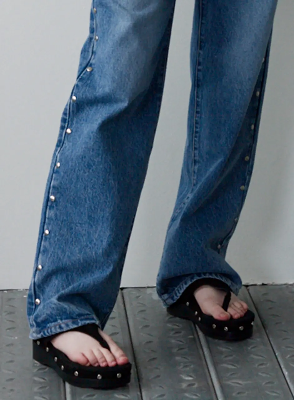 Western Studded Flip-Flops / Black