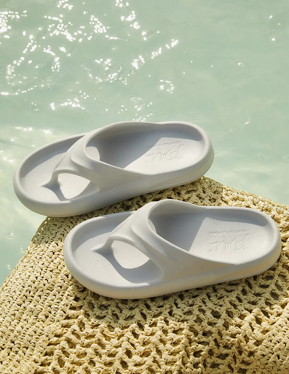 Brise Flip Flops_ Light Grey