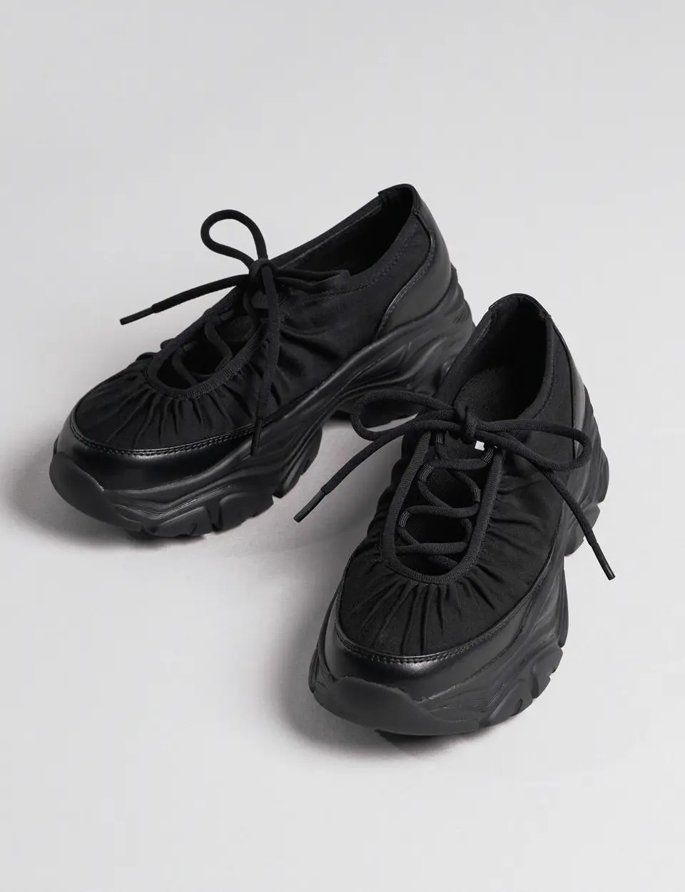 CASSIA Shirring Platform Sneakers [Black] (JLSO5E207BK)
