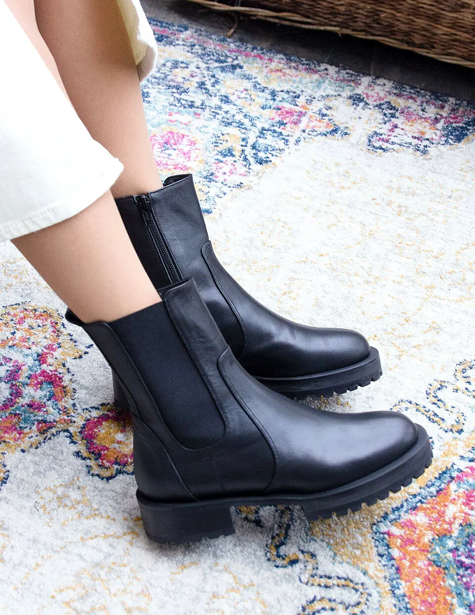 Thick Sole Chelsea Boots 4colors