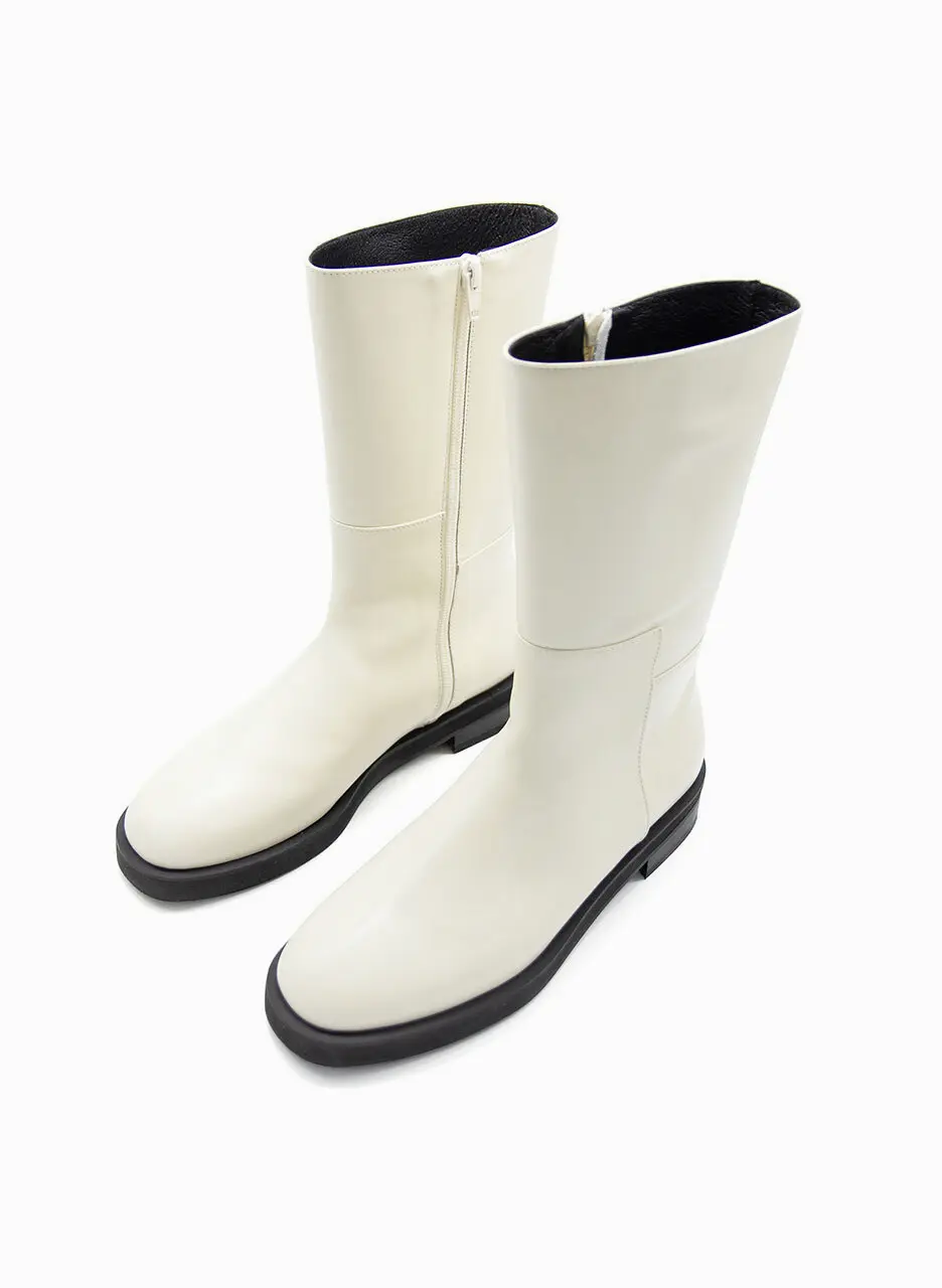Zip Up Middle Boots