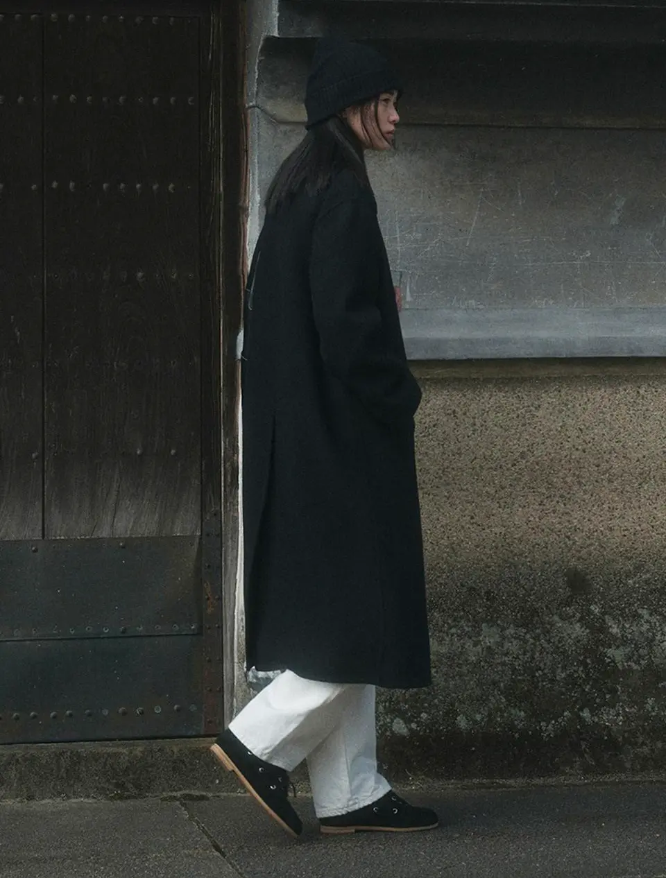 Handcrafted Lace Up Suede Loafer [Black]