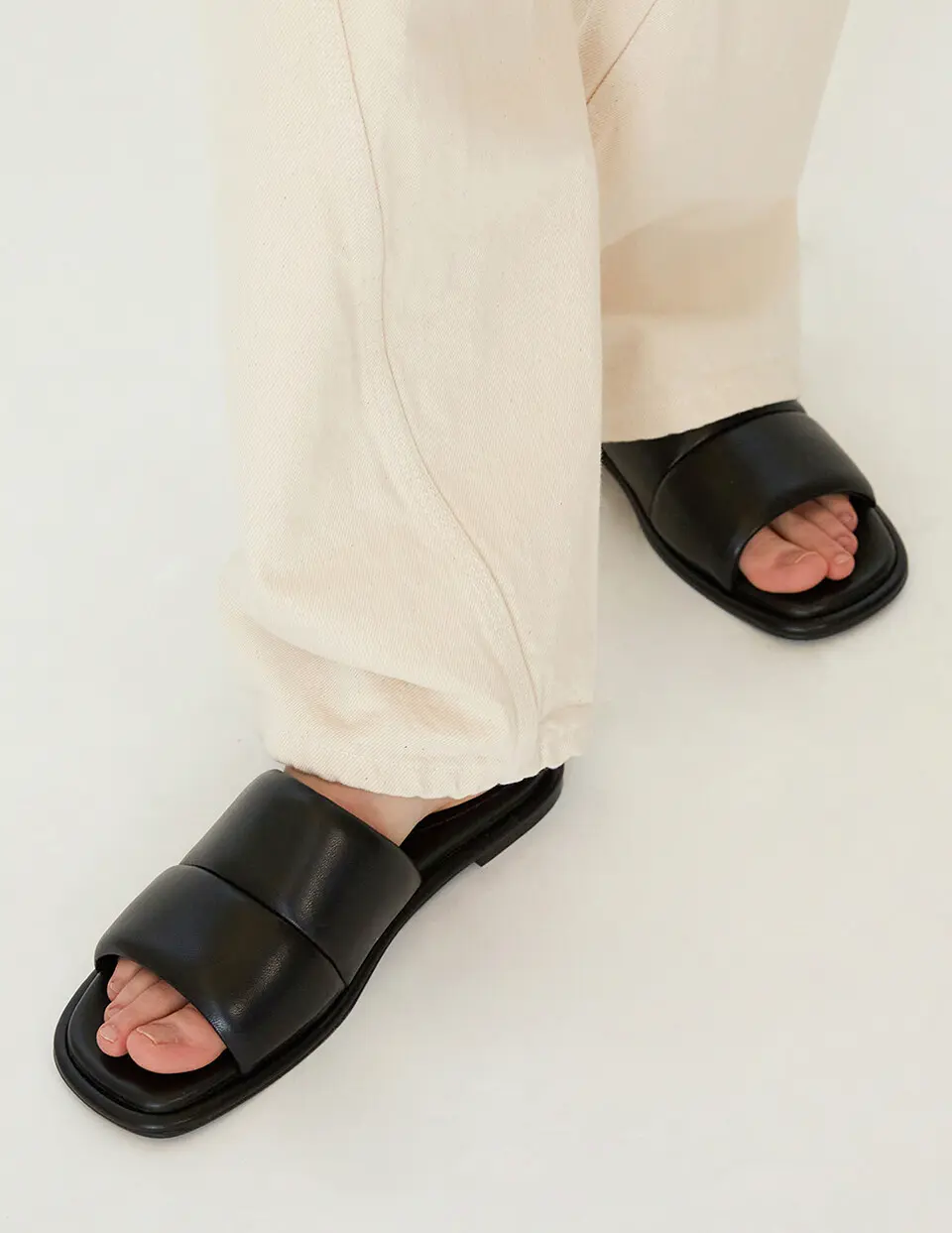 Laila Slides_Leather Black