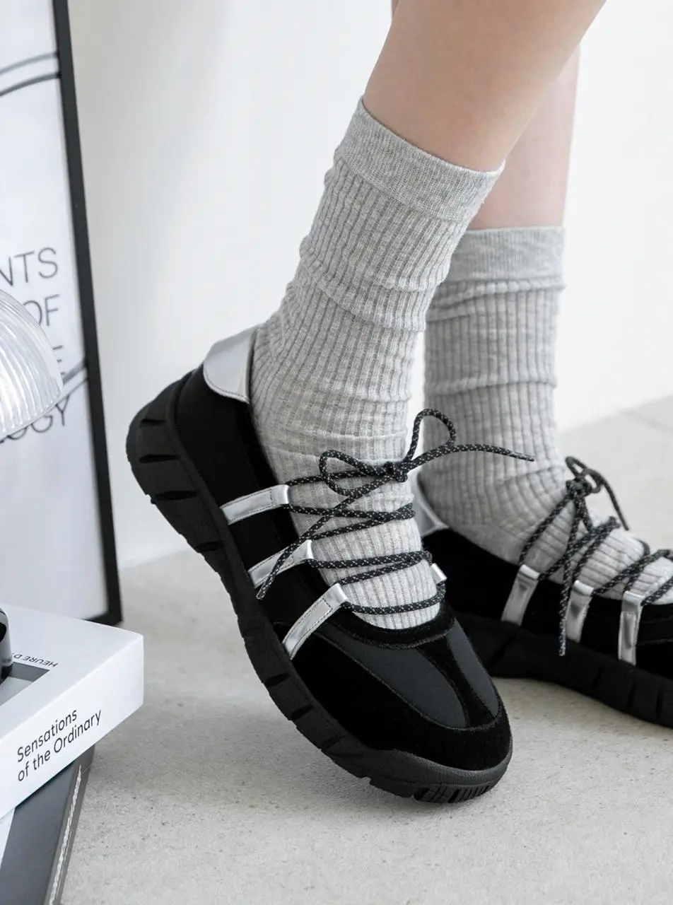 [Exclusive] Romiel BANDING leather sneakers