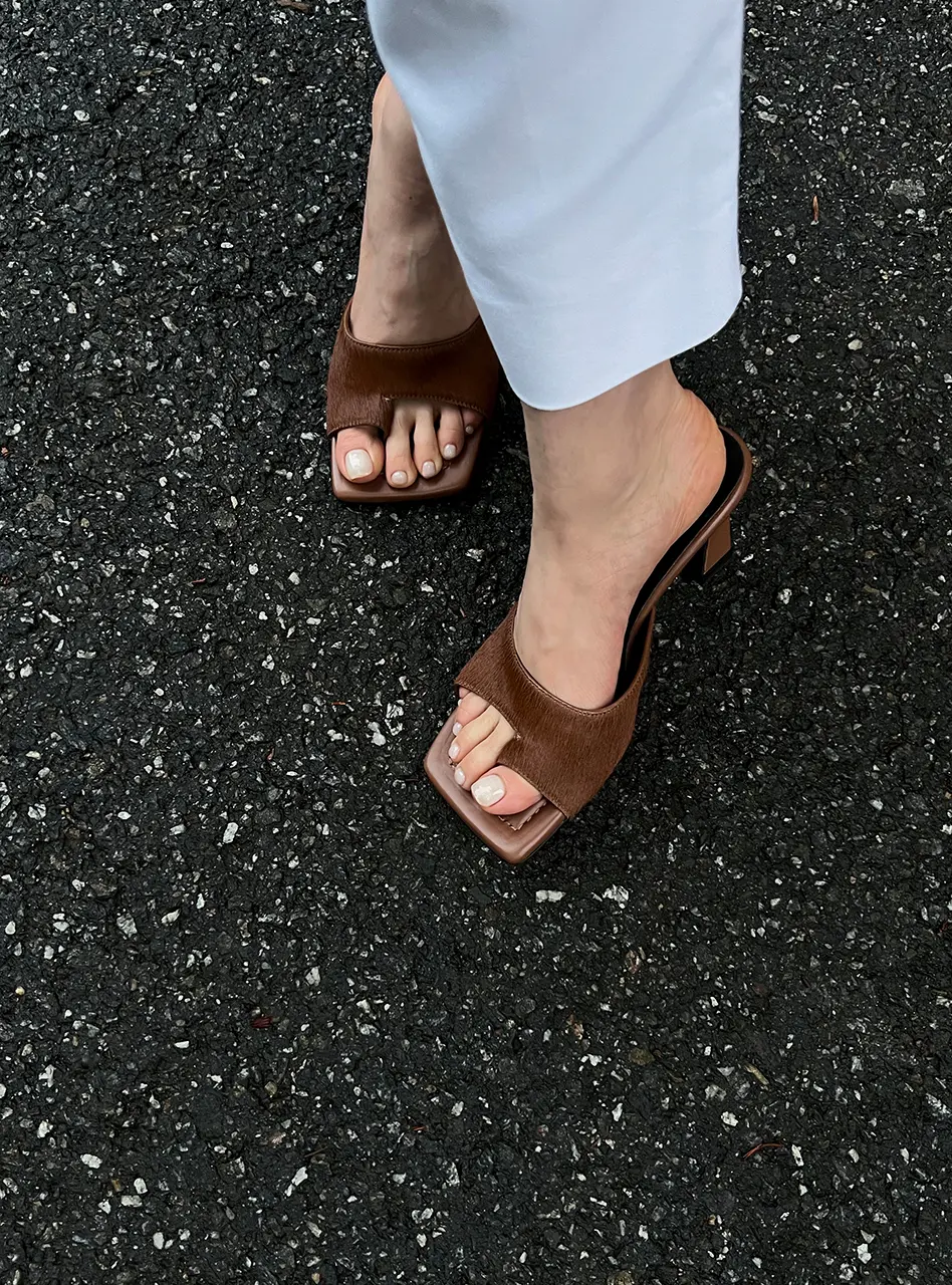 Matt Point Sandals_Brown