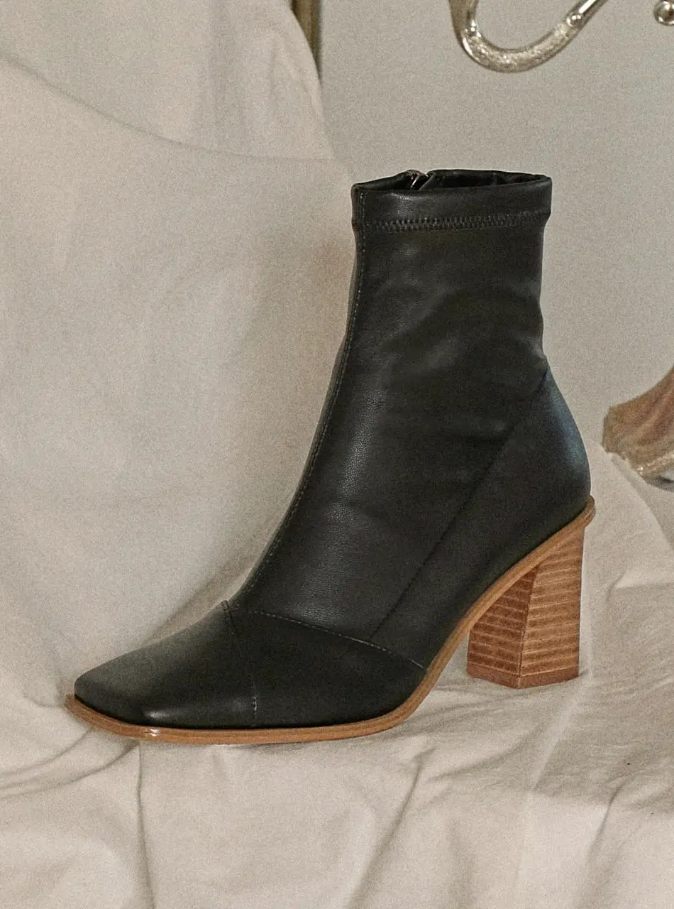1412 Lonte Ankle Boots - 2 Colors