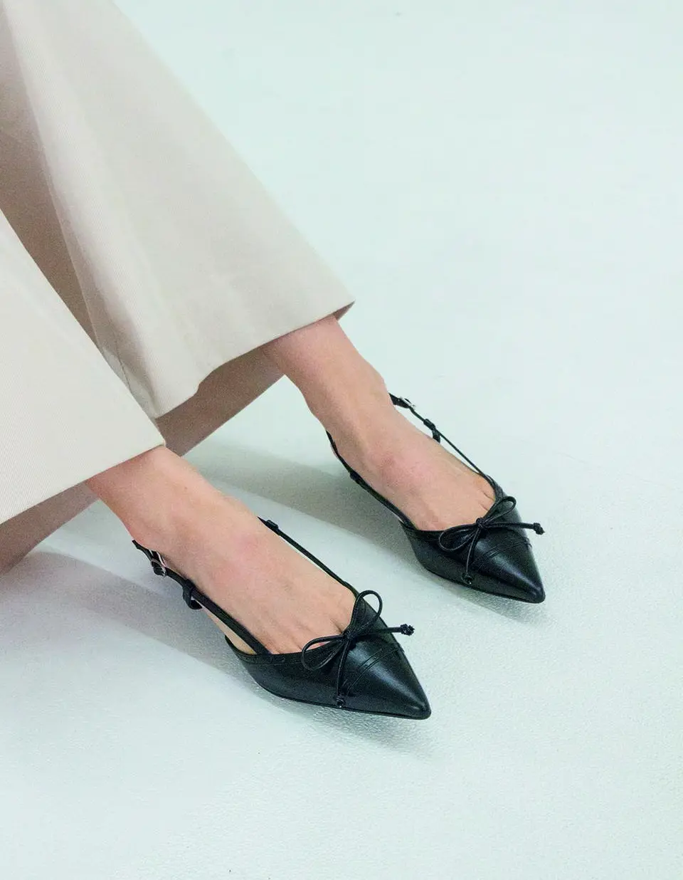 Leather Slingback Ribbon Punching Shoes (KW2818)